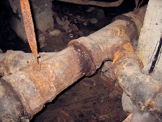 демонтаж труб канализации